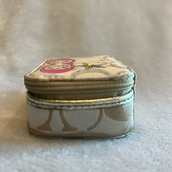Coach Pill Case - RARE - Picture 4 of 9